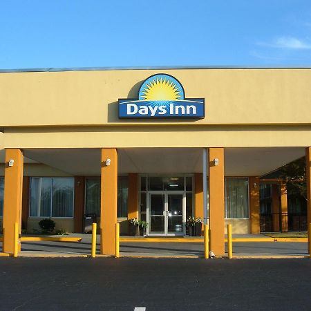 Days Inn By Wyndham Madison Exterior photo